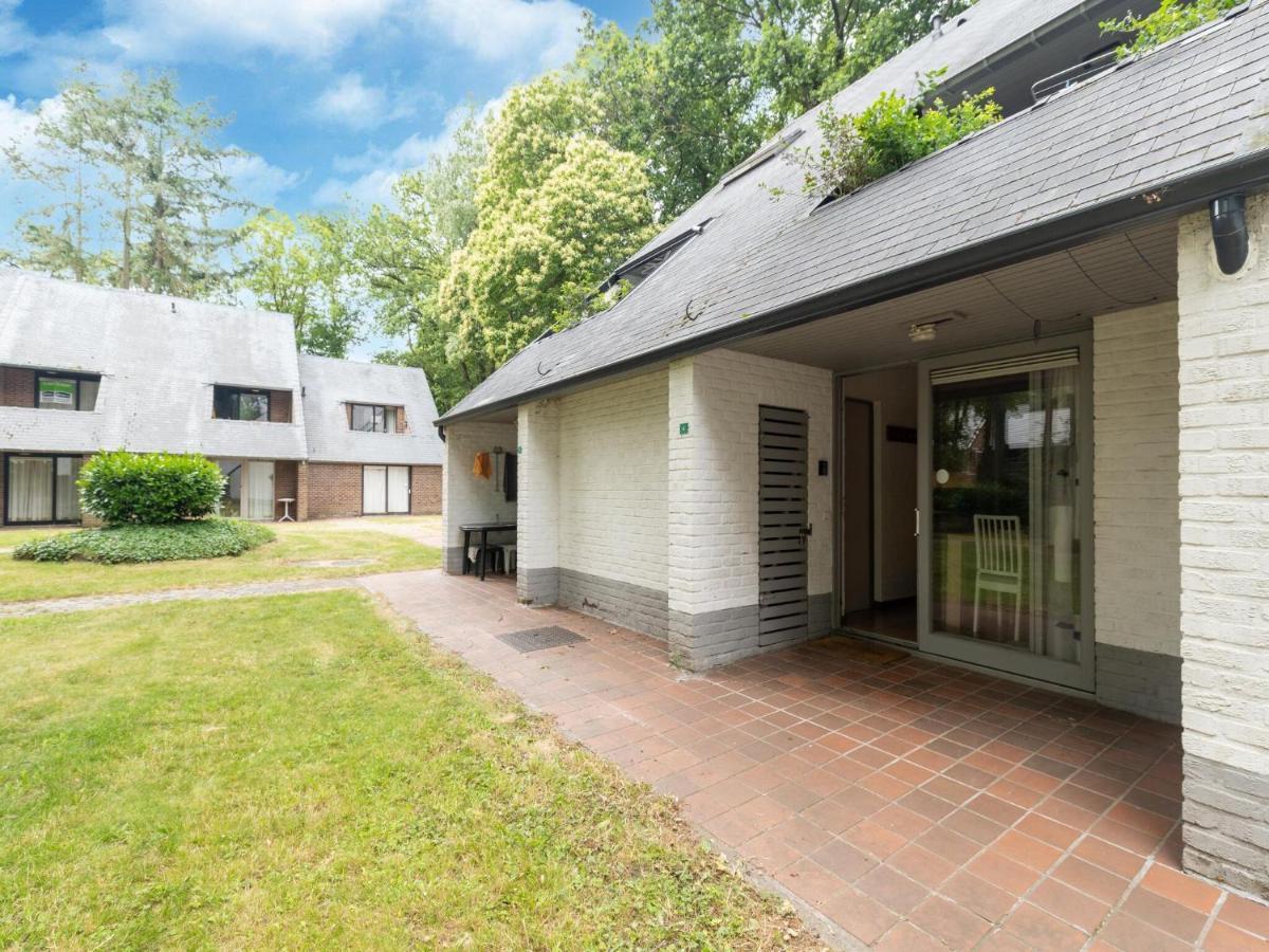 Snug Apartment In Houthalen Oost With Heated Pool Genk Kültér fotó